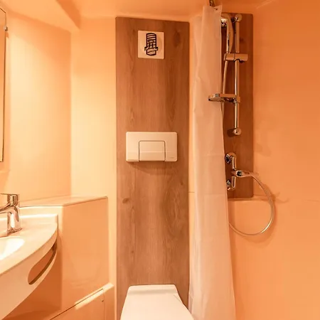 Premiere Classe Toulon לה סיין סור-מר