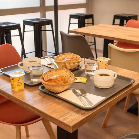 Premiere Classe Toulon מלון לה סיין סור-מר