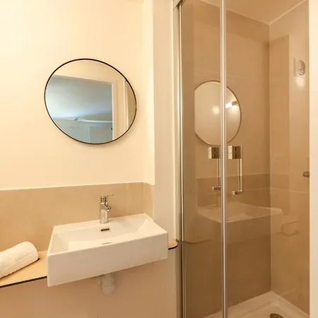 מלון Premiere Classe Toulon לה סיין סור-מר